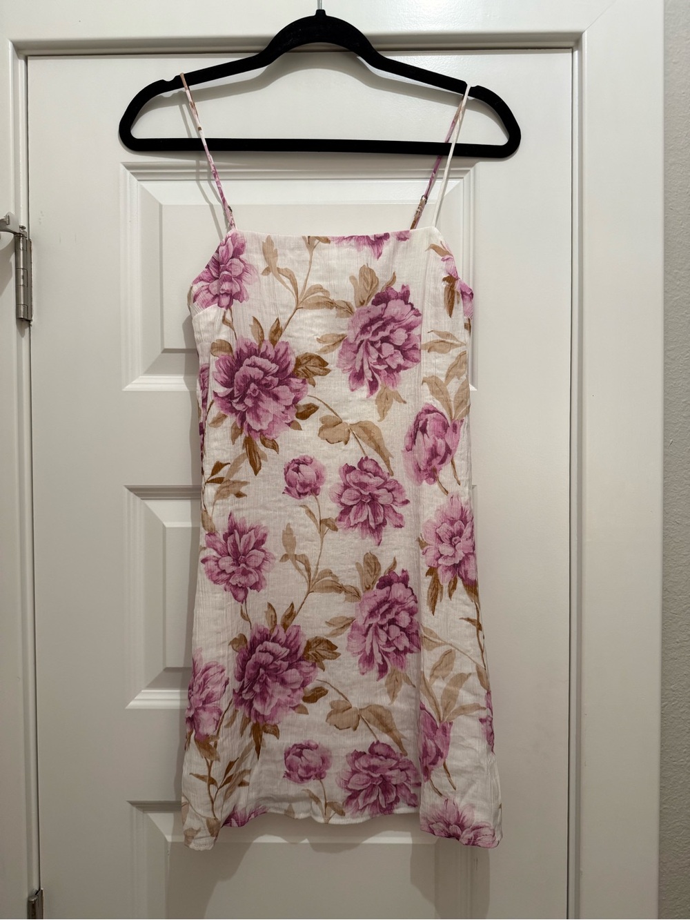 ABERCROMBIE & FITCH | Cream/Purple Floral
Crinkle Textured Mini Dress | SIZE XXS - Picture 4 of 6